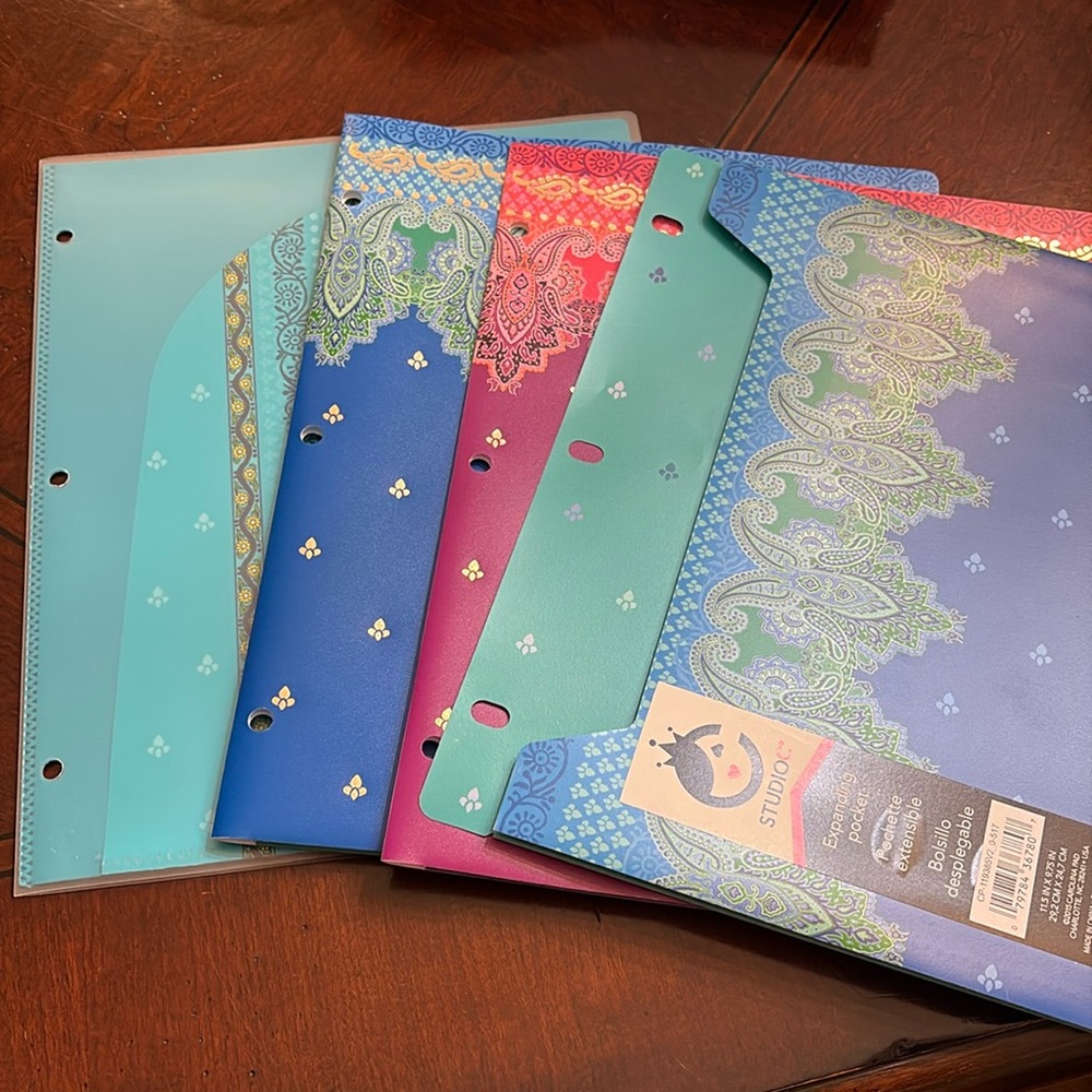 Set of expanding pocket, two poly folders and a 6-pocket organizer from Studio C